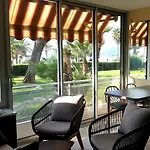 Garden&beach sea view apartment Cannes